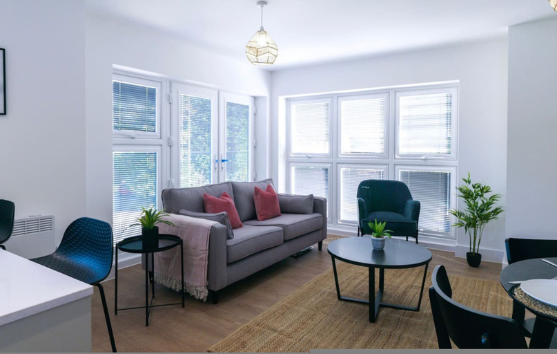 Room 1, Luxury Manchester Apartment - Pink, Stockport