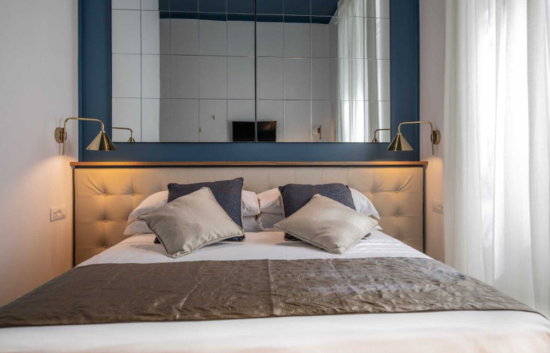 Bedroom 4, TREVI MONTI HOUSE, Rome