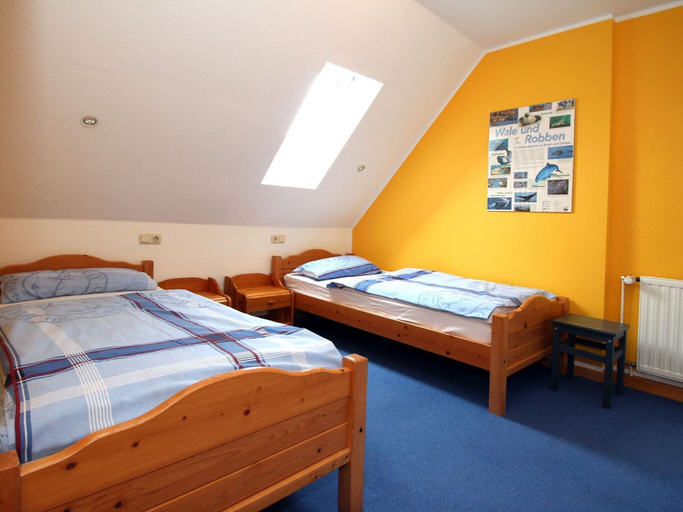 Bedroom 3, Reihenhaus, Dornumersiel, Aurich