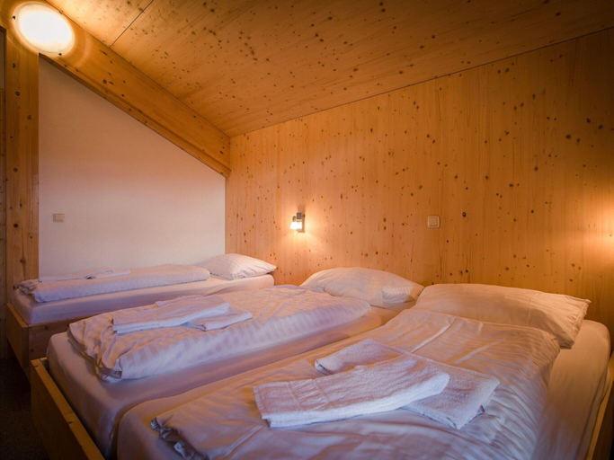 Bedroom 2, Spacious Chalet With hot tub, Murau