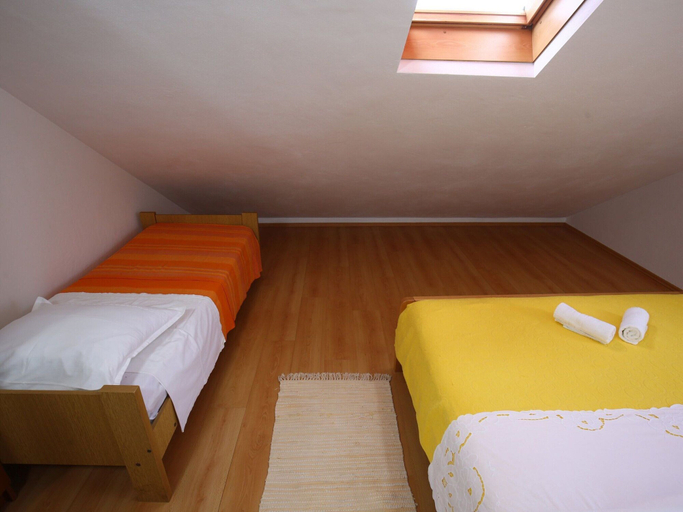 Room 4, Apartments Boro - Two Bedroom Apartment With Terrace, Supetar