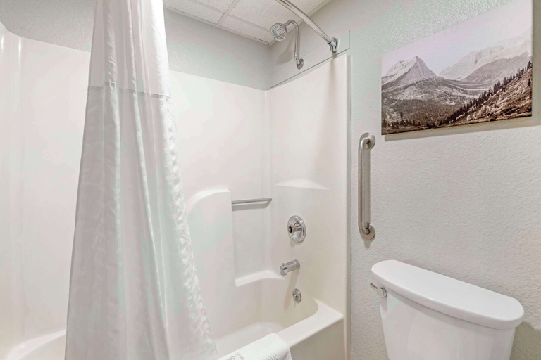 Bathroom 4, Quality Inn Hamilton Bitterroot Valley, Ravalli