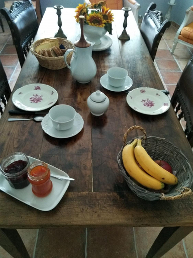 Food & Drinks 5, La taniere, Cantal