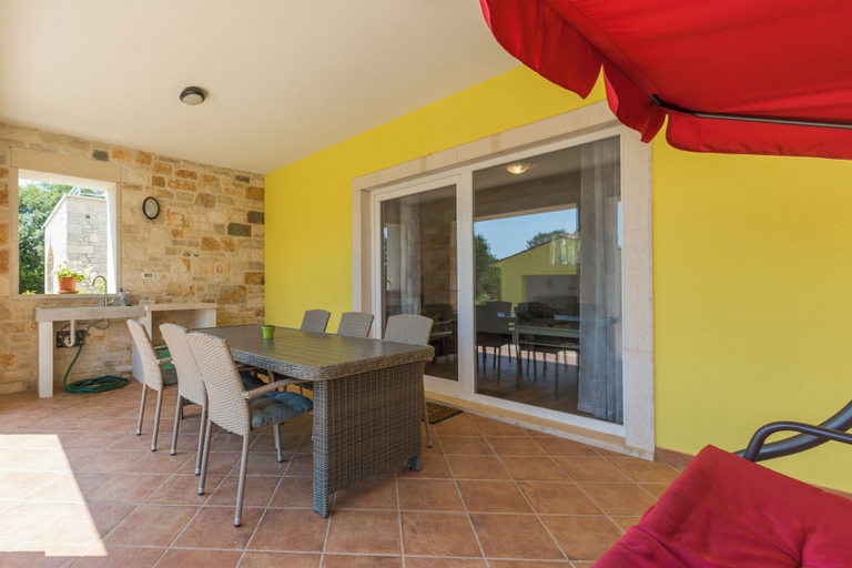 Others 5, Villa Violetta, Kanfanar