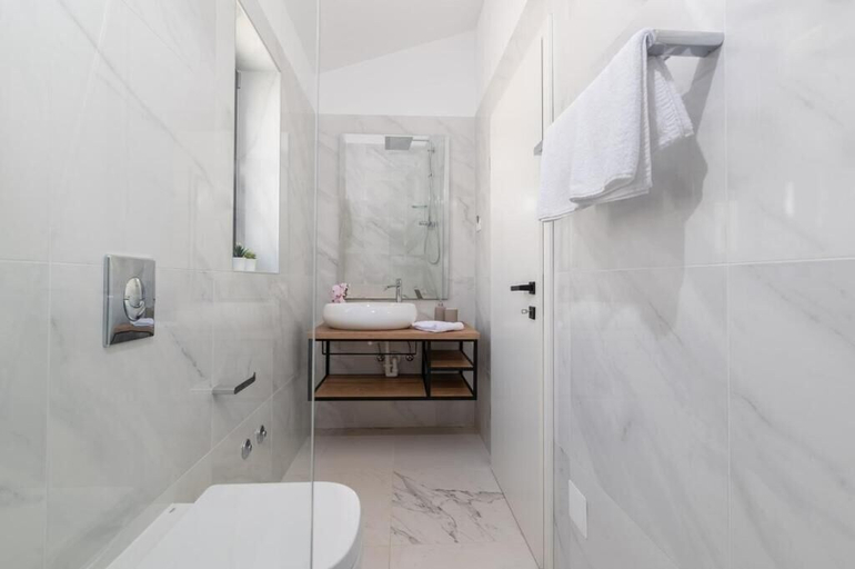Bathroom 3, Villa Aristea, Labin