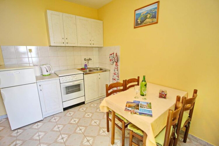 Private kitchen, Apartments Bacic - One Bedroom Apartment With Terrace and Sea View, Blato