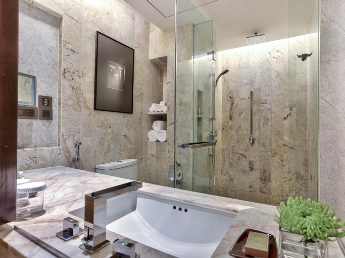 Bathroom 23