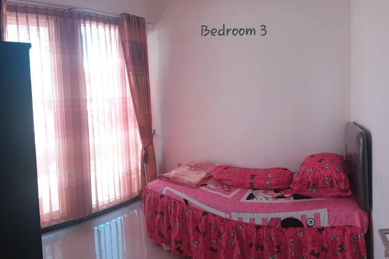 Bedroom 2, Villa Two One exotic private pool di Batu, Malang