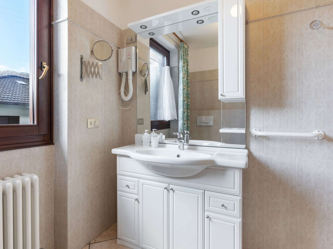 Bathroom 2, Holiday Home Val di Ledro Near Lake, Trento