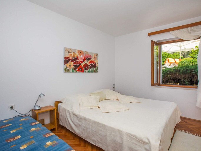 Others 3, Apartment With Terrace and Pool, Konavle