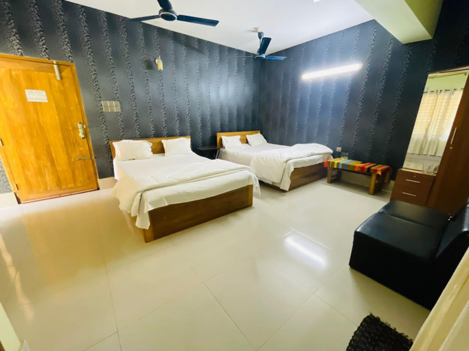Bedroom 4, Hotel Garden City, Bandarbon