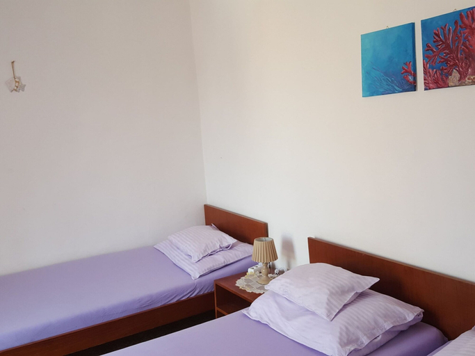 Room 5, Rooms Milena - Triple Room With External Private Bathroom, Pojezerje