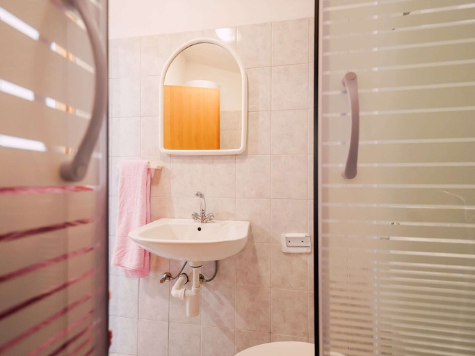 Others 4, Adorable apartment with swimming pool and terrace, Ražanac