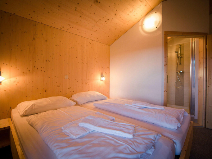 Bedroom 4, Spacious Chalet With hot tub, Murau
