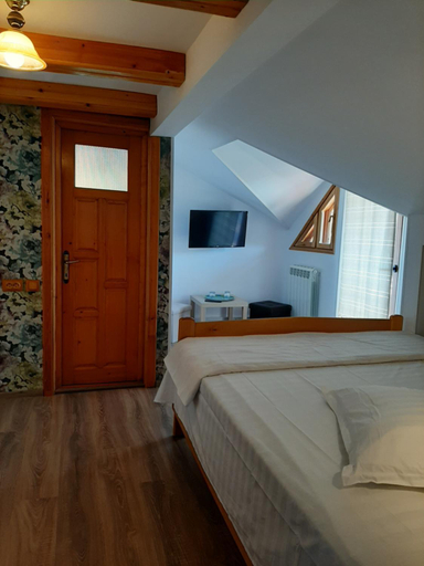Bedroom 4, MON AMI, Merei