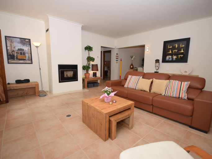 Living room 2, Family Retreat With Pool; Caldas da Rainha, Caldas da Rainha