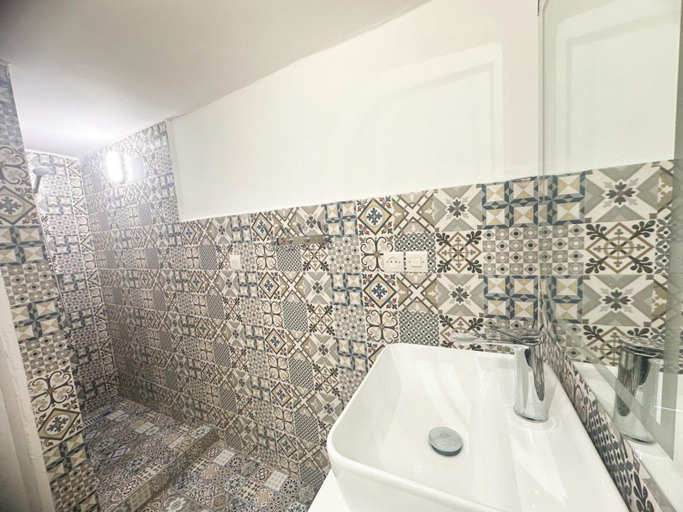 Bathroom 5, Riad Verus, Fès