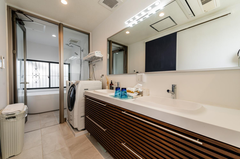 Bathroom 4, Villa Alyssum, Miyakojima
