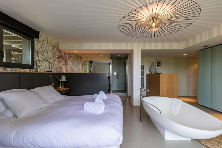 Others 2, MILADY KEYWEEK Villa with Pool Ocean Views in Biarritz, Pyrénées-Atlantiques