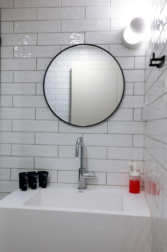 Bathroom 5, Urbanic Hotel