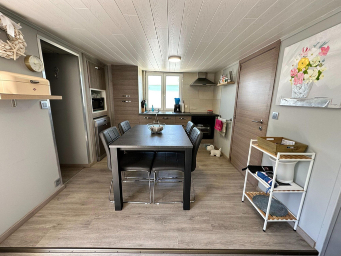 Dining 5, Charming Chalet With Garden, West-Vlaanderen