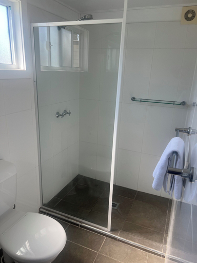 Bathroom 3, Gunnedah Tourist Caravan Park, Gunnedah