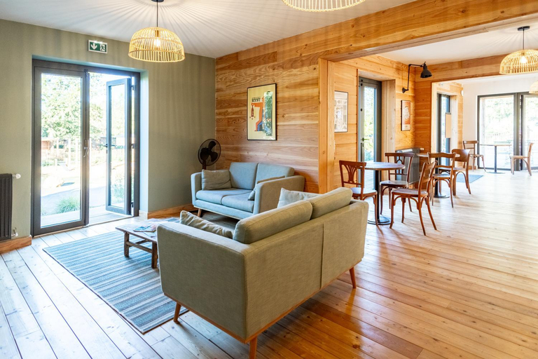 Shared lounge/TV area, Huttopia Lac de l'Uby - Gers, Gers