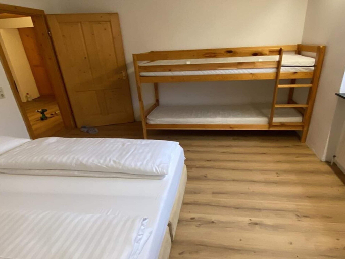 Room 2, Spacious Holiday Home in Zell am See, Zell am See