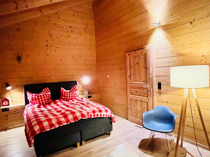 Bedroom 2, Beautiful log Cabin Near Wildkogel Arena, Zell am See