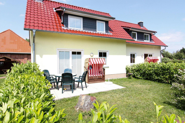 Exterior 2, Doppelhaushalfte, Kuhlungsborn, Rostock