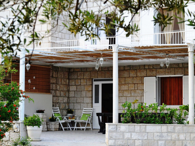 Exterior 3, Apartments Lina - Three Bedroom Apartment With Two Balconies and Sea View, Pojezerje