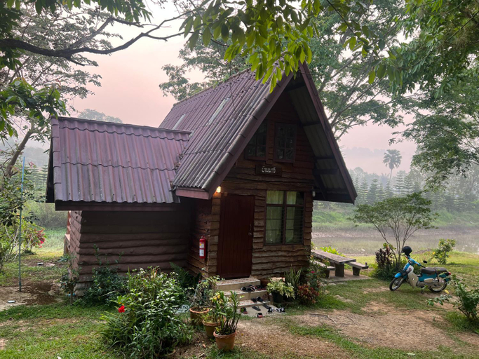 Exterior 9