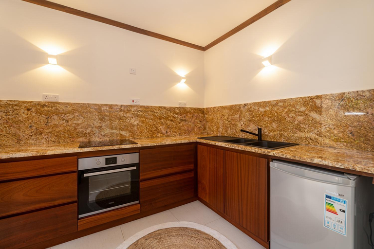 Others 5, Lodoicea Apartments