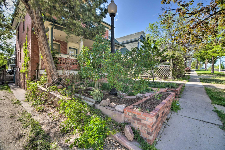 Fresh Downtown Longmont Apartment - Walk to Main!, Boulder