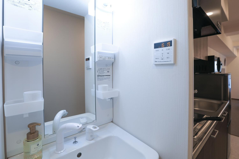 Bathroom 3, LEOPARD Shinsaibashi, Osaka