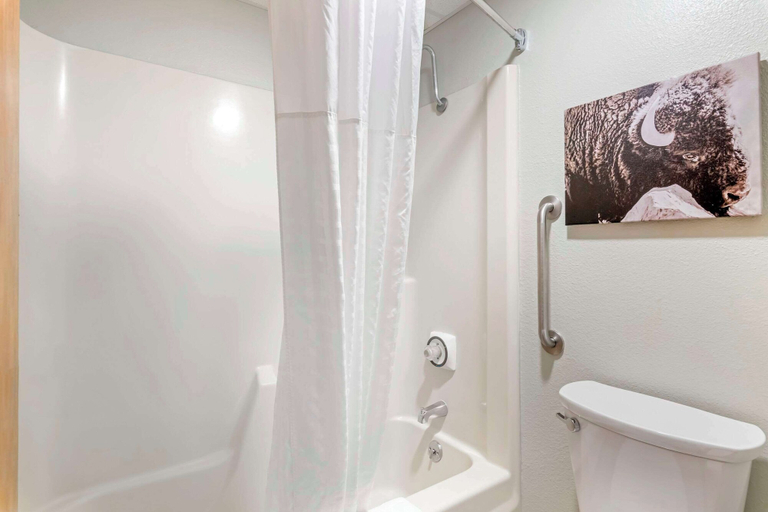 Bathroom 4, Quality Inn Hamilton Bitterroot Valley, Ravalli