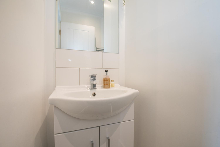 Others 3, ENTR - Modern Apartments in Windsor, Windsor and Maidenhead