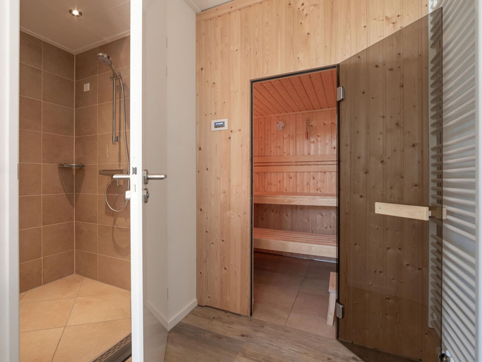 Bathroom 2, Holiday Home in Colijnsplaat Near Oosterschelde, Noord-Beveland