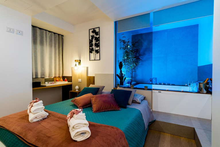 Others 4, MC Suite Relax, Bari