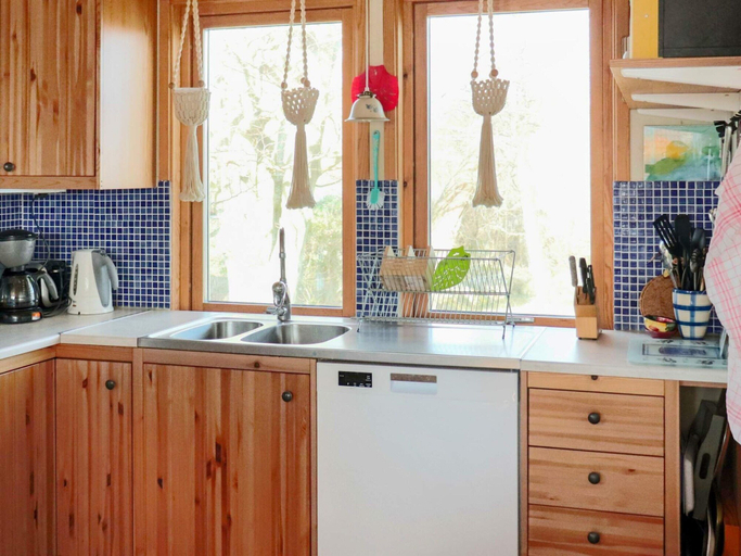 Private kitchen 2, 4 Star Holiday Home in Tralovslage, Varberg