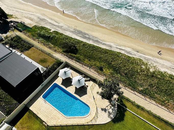 ABSOLUTELY STUNNING! ON THE BEACH !!!, Gold Coast