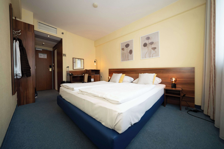 Bedroom 25