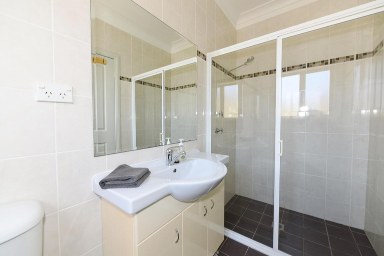 Bathroom 3, Paradise Beach House - Belle Escapes Jervis Bay, Shoalhaven - Pt B