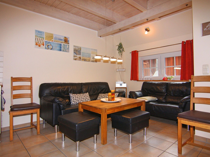 Dining 4, Doppelhaushalfte Bernsteinhaus I, Trassenheide, Vorpommern-Greifswald