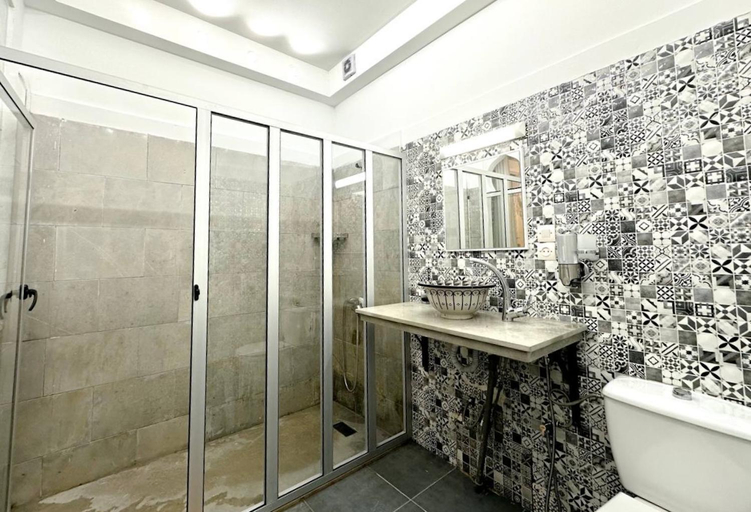 Bathroom 4, Riad Verus, Fès