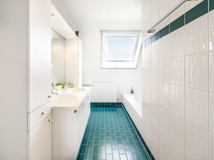Bathroom 4, Apartment in De Panne Near the Beach, West-Vlaanderen