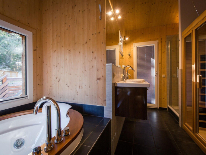 Bathroom 5, Chalet in Austria Near Ski Slope & Sauna, Murau