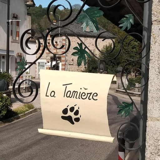 Others 4, La taniere, Cantal