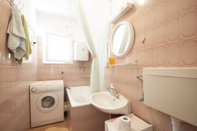Bathroom, Apartments Mira - One Bedroom Apartment With Balcony, Supetar