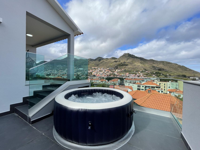Rose House by Atlantic Holiday, Machico